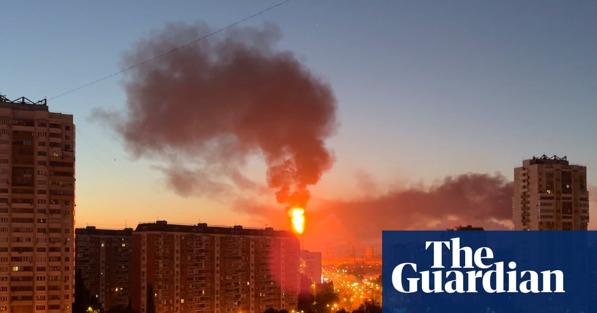 ОХУ-ын парламентын сонгуулийн үеэр Москва дахь газрын тос боловсруулах үйлдвэр пуужин болон дроны дайралтад өртөв