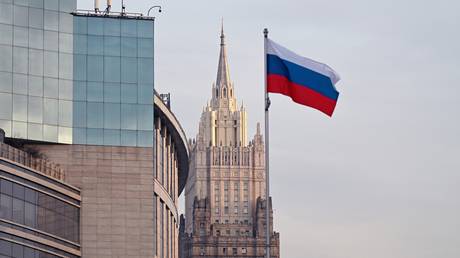 ОХУ Унгарын дипломатчдыг хөөсөн шийдвэрт хатуу хариу барихаа мэдэгдэв