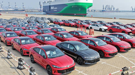 Volkswagen 4 сая автомашинаа эргүүлэн татахаар боллоо