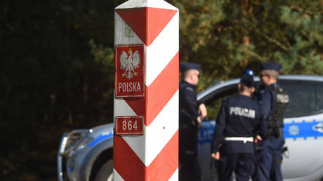 Польшийн парламентч Украйн иргэн санваарыг хөнөөсөн хэргийн дараа хилийн хяналтыг чангатгахыг уриалав