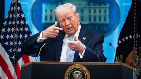 Трамп Ираны талаарх хэлэлцээрийн тухай мэдээллийг худал хэмээн няцаав
