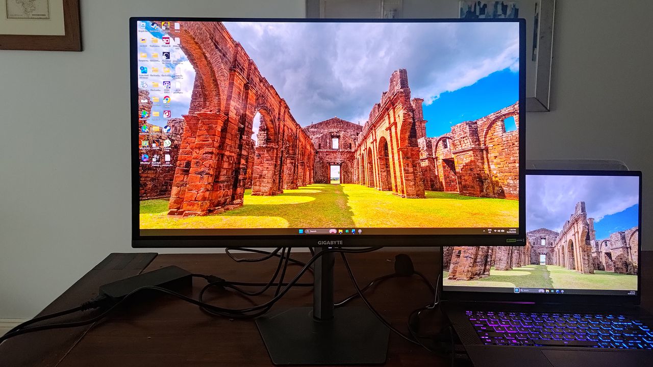 Gigabyte GO27Q24A мониторын тойм: QD-OLED технологийн боломжийн сонголт
