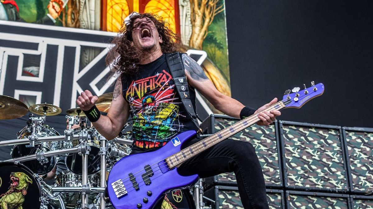 Трэш метал хамтлаг Anthrax арван жилийн дараа шинэ цомог гаргаж, ирээдүйн төлөвлөгөөгөө танилцууллаа