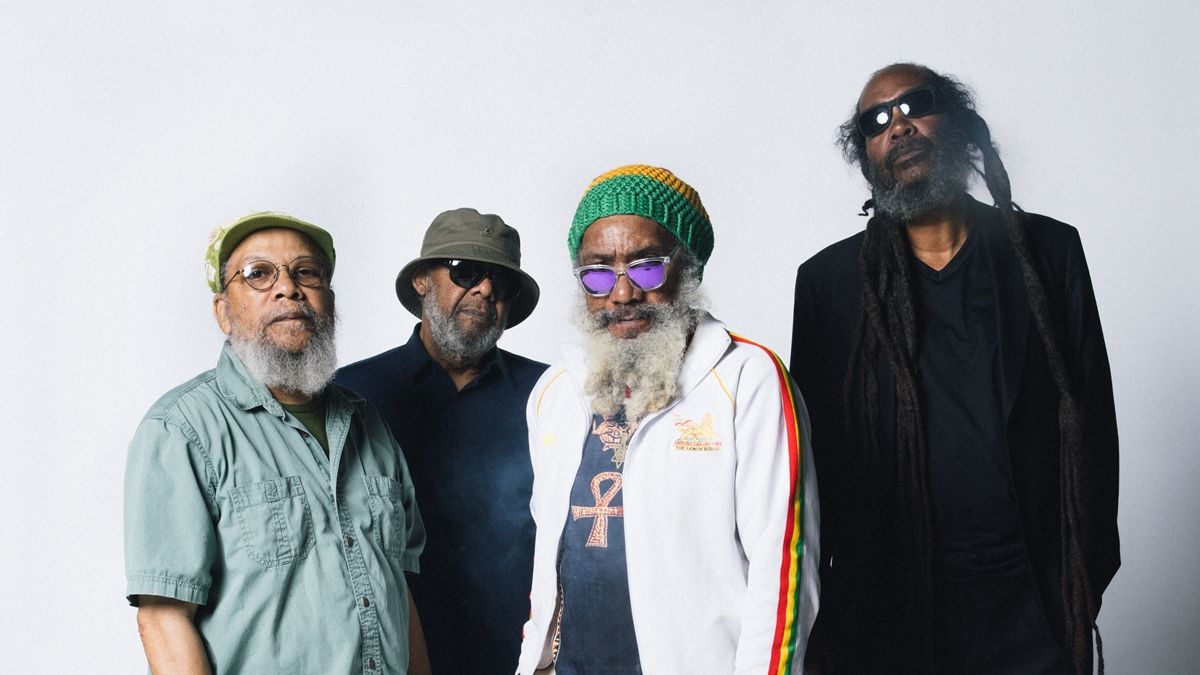 Bad Brains хамтлаг 1979 оны анхны студийн бичлэгүүдээ эмхэтгэн сонсогчдод хүргэнэ