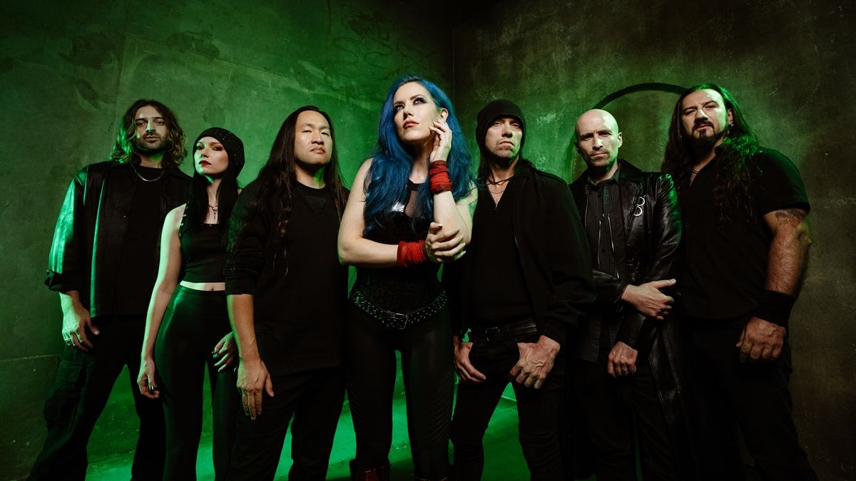 DragonForce хамтлаг шинэ цомгоо зарлаж, “Hunger of the Beast” синглээ танилцууллаа
