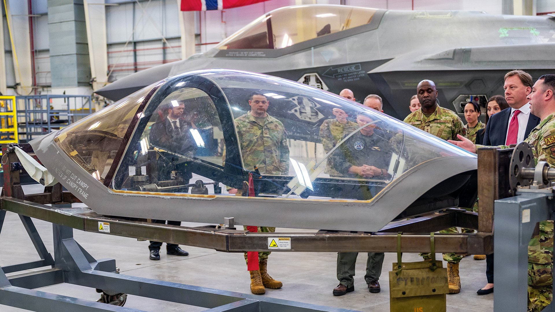 F-35 сөнөөгч онгоцны эд анги Хятадын талд шилжсэн байж болзошгүй нөхцөл байдлыг шалгаж байна