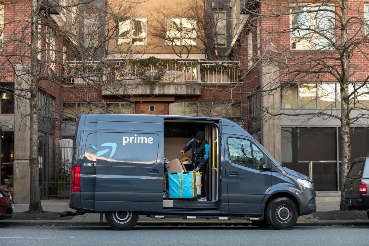 Amazon компани 2040 он гэхэд нүүрстөрөгчийн ялгаруулалтыг тэглэх төлөвлөгөөгөө хэрхэн хэрэгжүүлэх нь тодорхойгүй байна