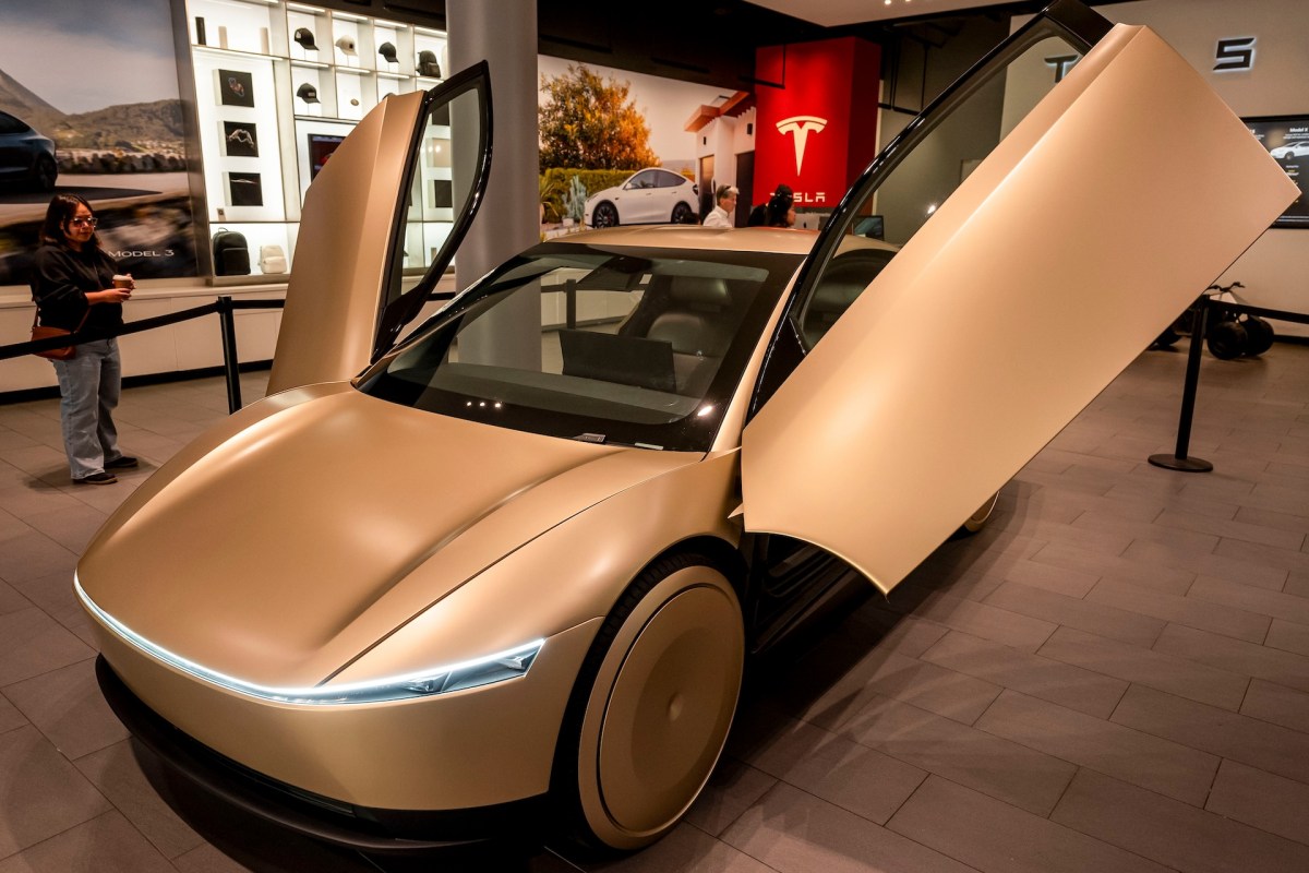 Tesla шинэ бүтээгдэхүүнүүдээ өргөжүүлэх зорилгоор 30 тэрбум долларын зээлийн шугам нээлээ