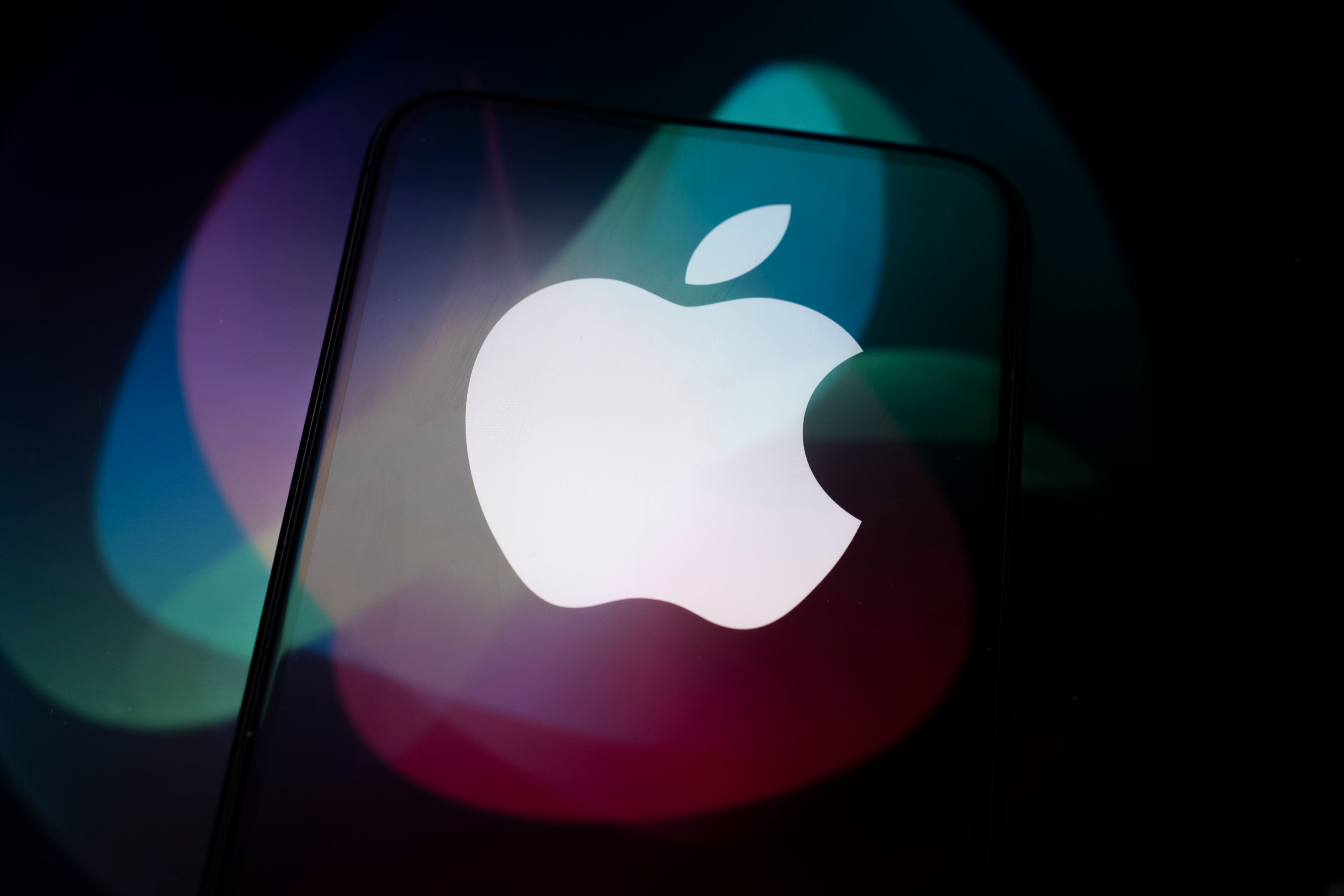 Apple компани Siri AI-ийн шинэ боломжууд болон iOS 27 үйлдлийн системийн шинэчлэлтийг танилцууллаа