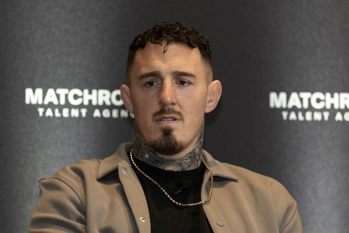 Том Аспиналл нүдний гэмтлийн улмаас UFC-ийн хүнд жингийн аваргын бүсээс татгалзлаа