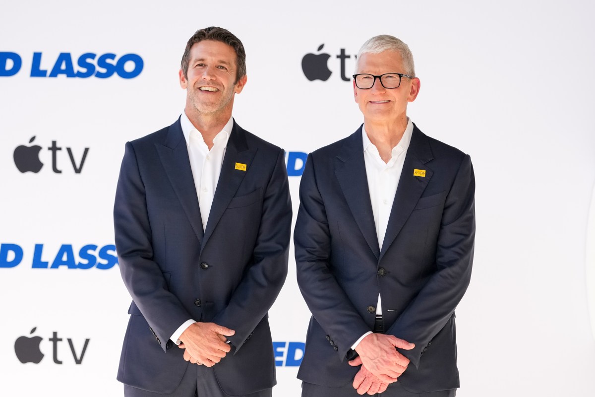 Apple компанийн гүйцэтгэх захирлаар Жон Тернус томилогдож компанийн удирдлагын шинэ үе эхэллээ