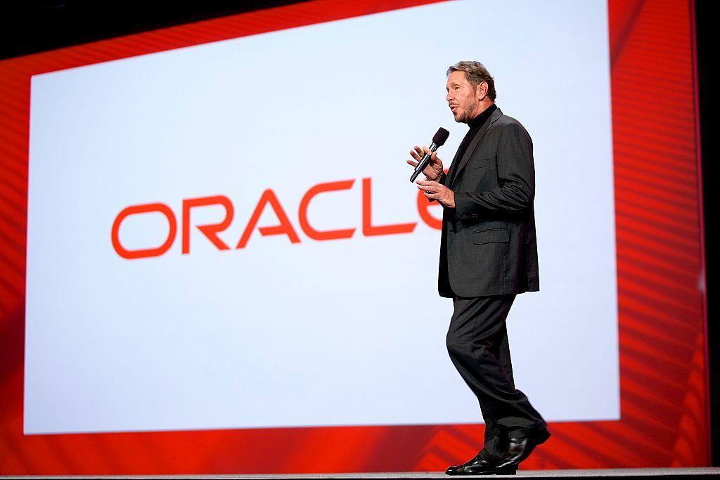 Ларри Эллисон Oracle компанийн хувьцаагаа худалдах төлөвлөгөөнөөсөө татгалзлаа