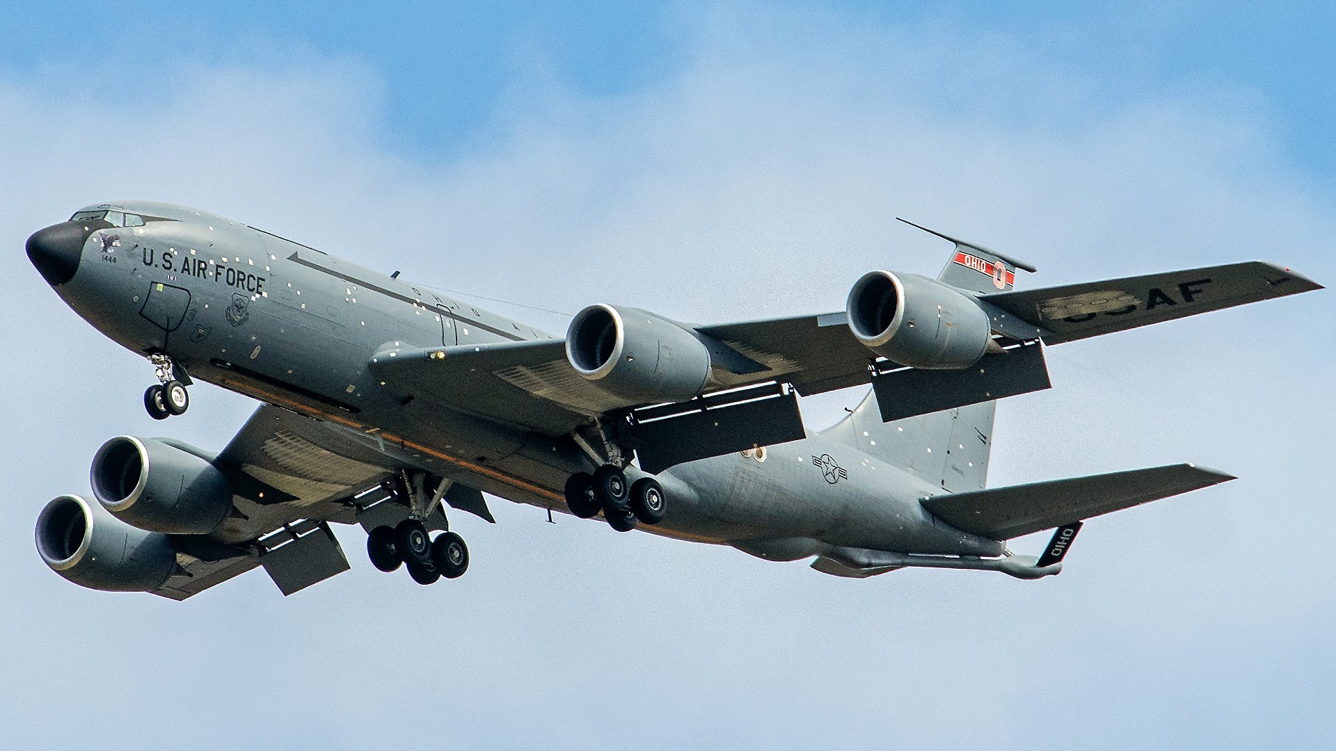 Ираны халдлагад өртсөн KC-135 онгоцыг хээрийн нөхцөлд хэрхэн засварласан талаар АНУ-ын Агаарын цэргийн хүчин мэдээллээ