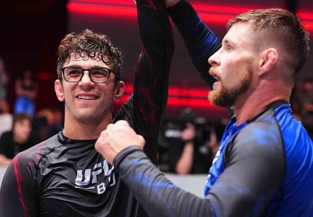 Майки Мусумечи UFC BJJ-ийн гол тулаанд Брайс Митчеллийг буулган авлаа