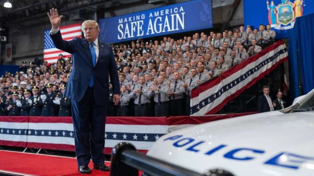 Дональд Трампын аюулгүй байдлын нууц ажиллагааг харуулсан баримтат кино Netflix-д нээлтээ хийнэ