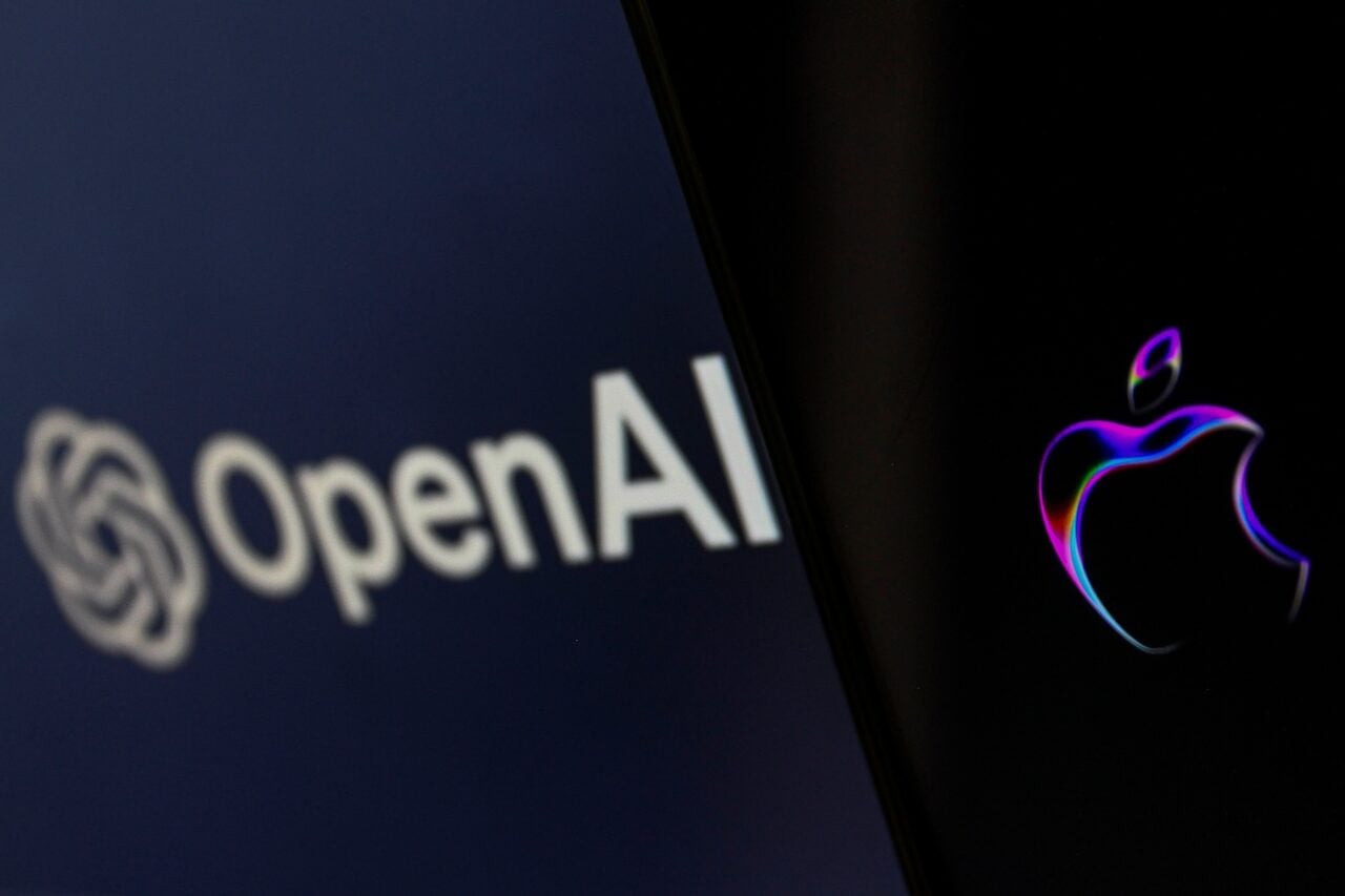 Apple OpenAI-ийн эсрэг шүүх хуралд хуучин ажилтныг нууц мэдээлэл хулгайлсан хэргээр буруутгав