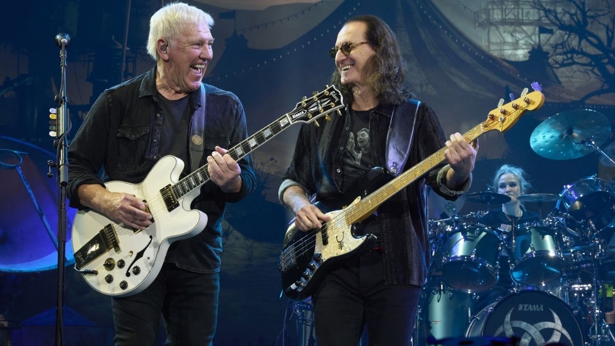 Rush хамтлаг “Fifty Something” нэртэй эргэн нэгдсэн аялан тоглолтынхоо хүрээнд АНУ-д хийх дөрвөн тоглолтыг нэмэлтээр зарлалаа