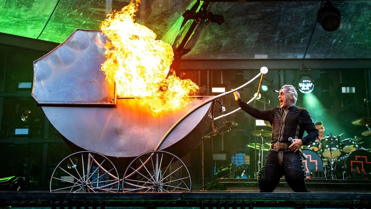 Rammstein хамтлаг Мексикийн нийслэлд хийсэн тоглолтынхоо бичлэгийг албан ёсоор гаргана
