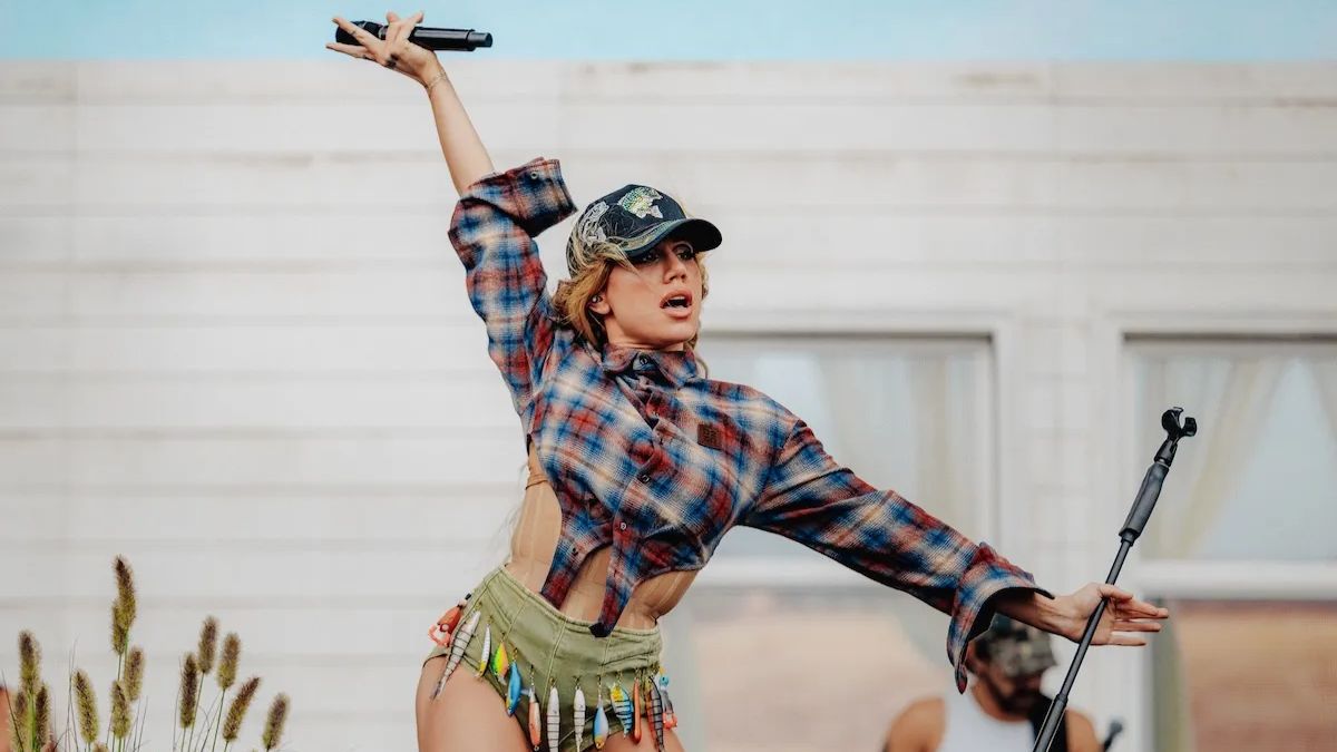 Slayyyter шинэ сингл болох crank 2 дуугаа клипний хамт дэлгэлээ