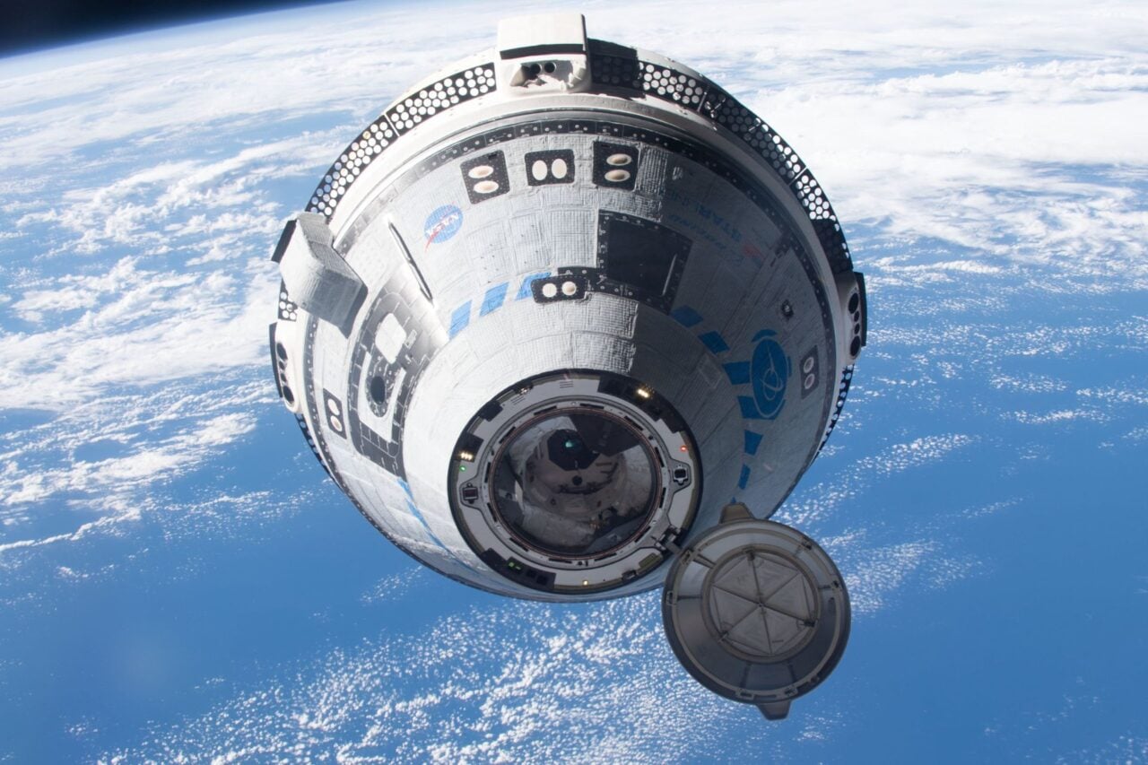 NASA SpaceX-ийн Crew Dragon-г орлох Boeing-ийн Starliner хөлгийг ашиглахаар төлөвлөж байна