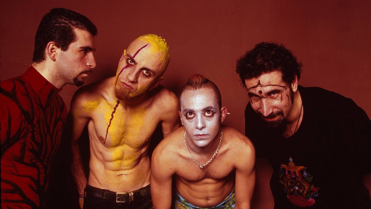 System of a Down хамтлагийн Toxicity цомог орчин үеийн metal хөгжмийн шилдэг бүтээлд тооцогдсоор байна
