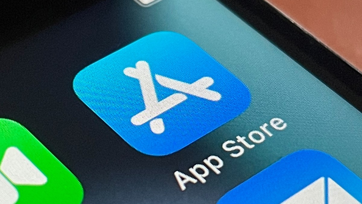Фил Шиллер Apple компанийн App Store-ийн тэргүүний албан тушаалаа орхилоо
