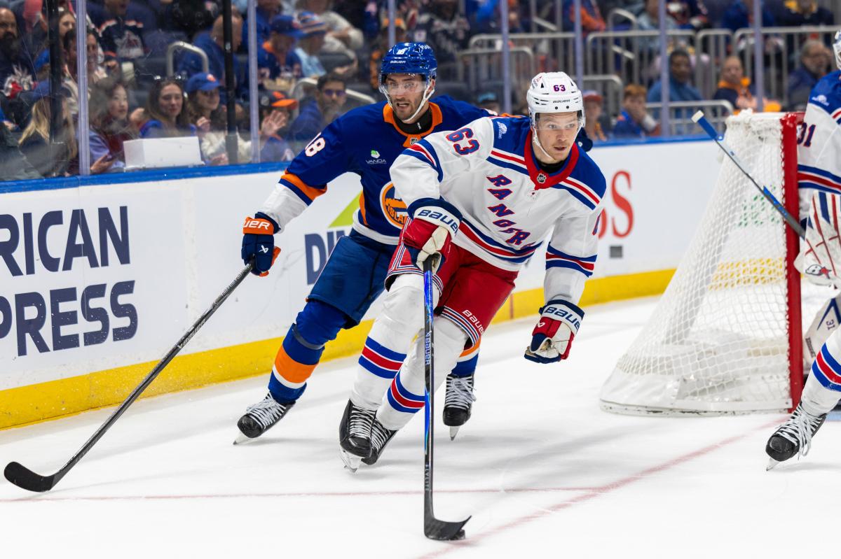 Рейнжерсийн шинэхэн тоглогч Альберт Смитс NHL-ийн үндсэн бүрэлдэхүүнд багтлаа