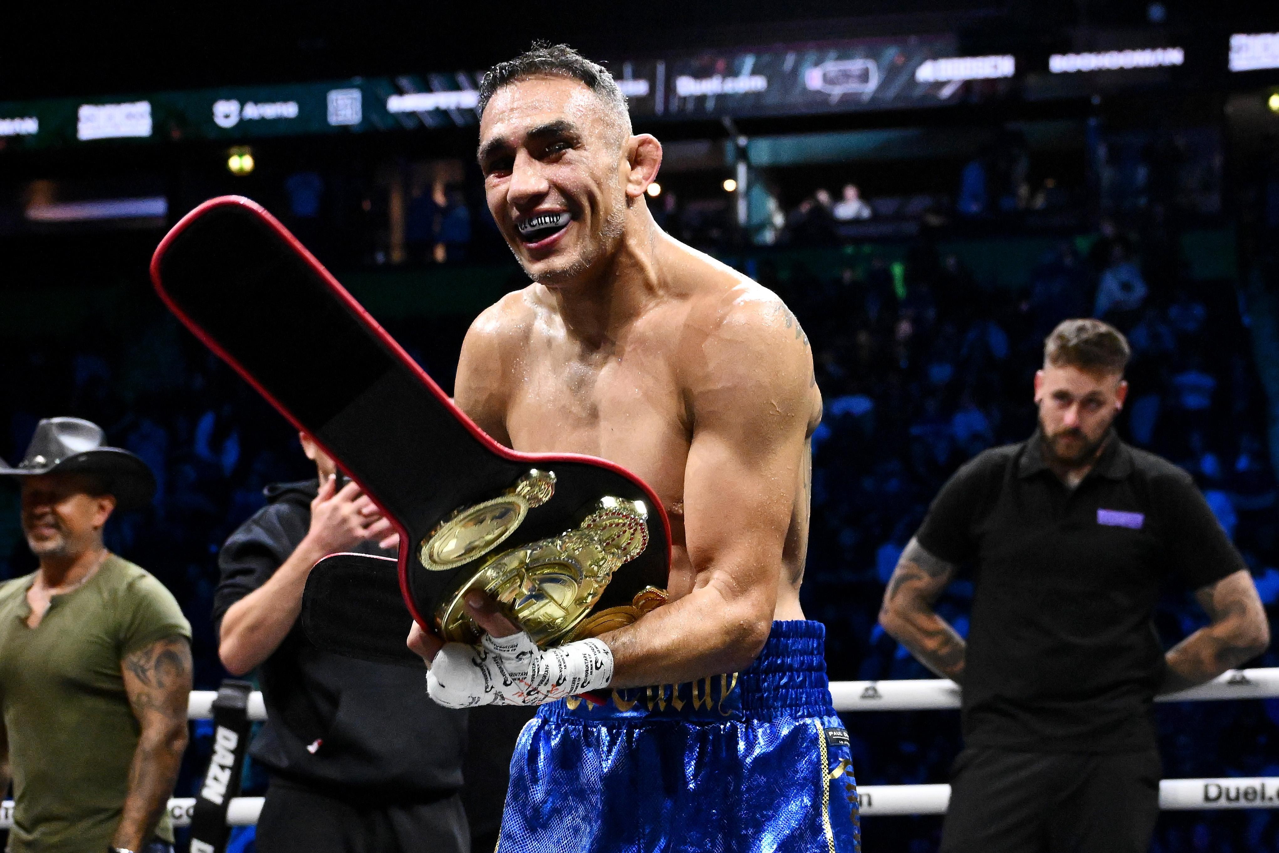 Тони Фергюсон Misfits Boxing-ийн аваргын бүсээ хамгаалах тулааны өмнөхөн өрсөлдөгчөө солилоо