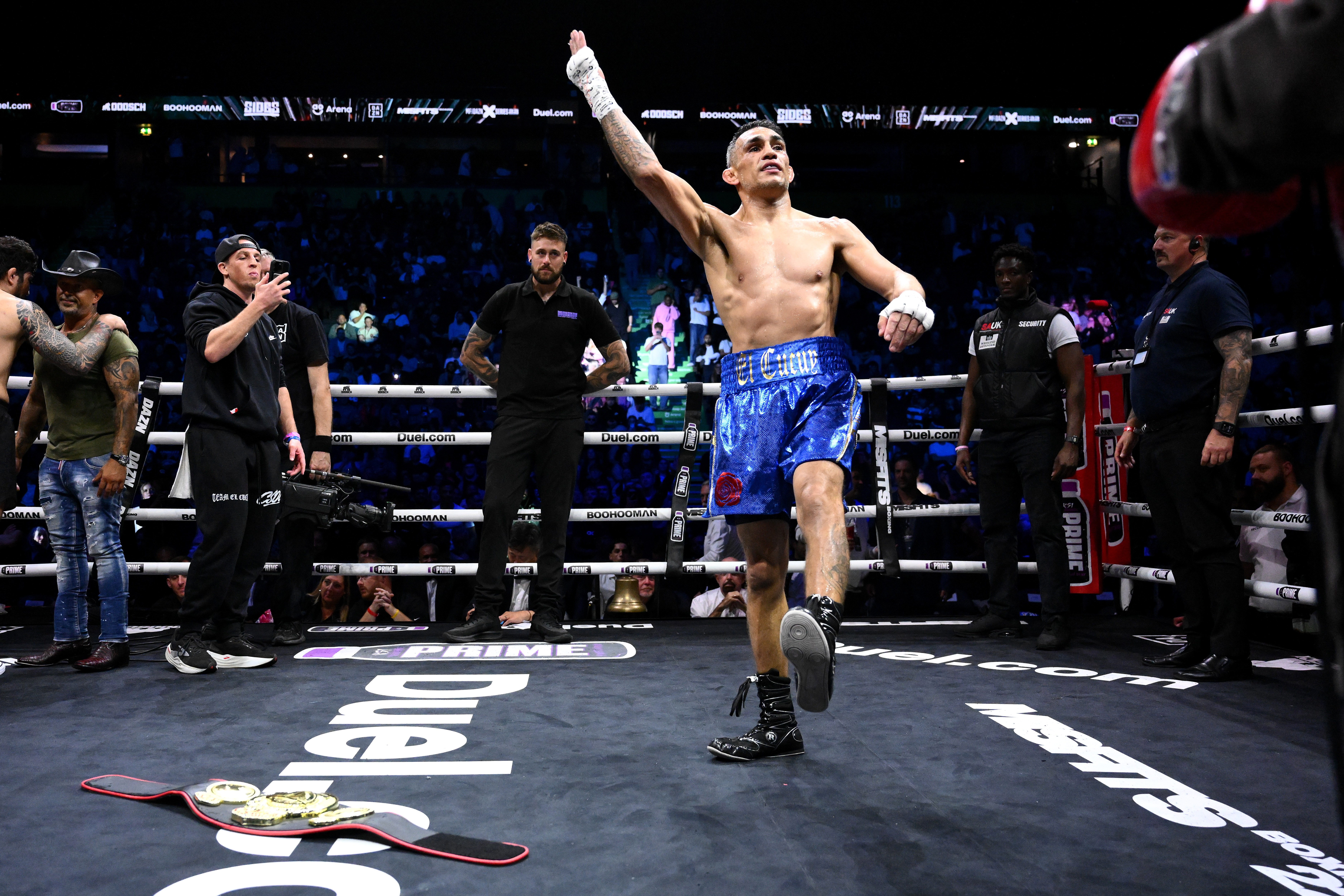 Тони Фергюсон Misfits Boxing холбооны аваргын бүсээ хамгаалахаар боллоо