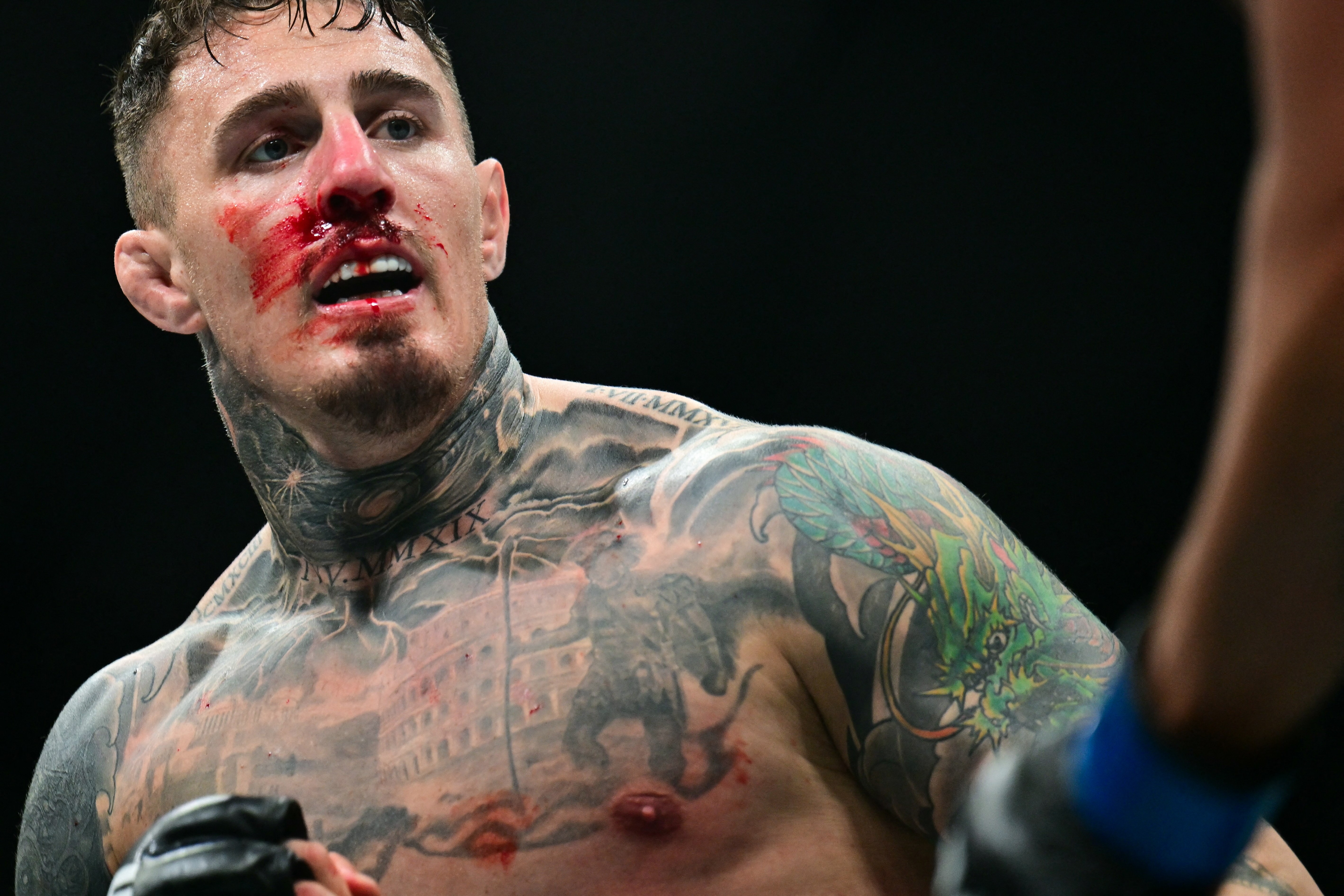 Том Аспиналл хүнд жингийн аваргын бүсээс татгалзсан нь UFC-ийн ирээдүйд хүндрэл учруулж болзошгүй