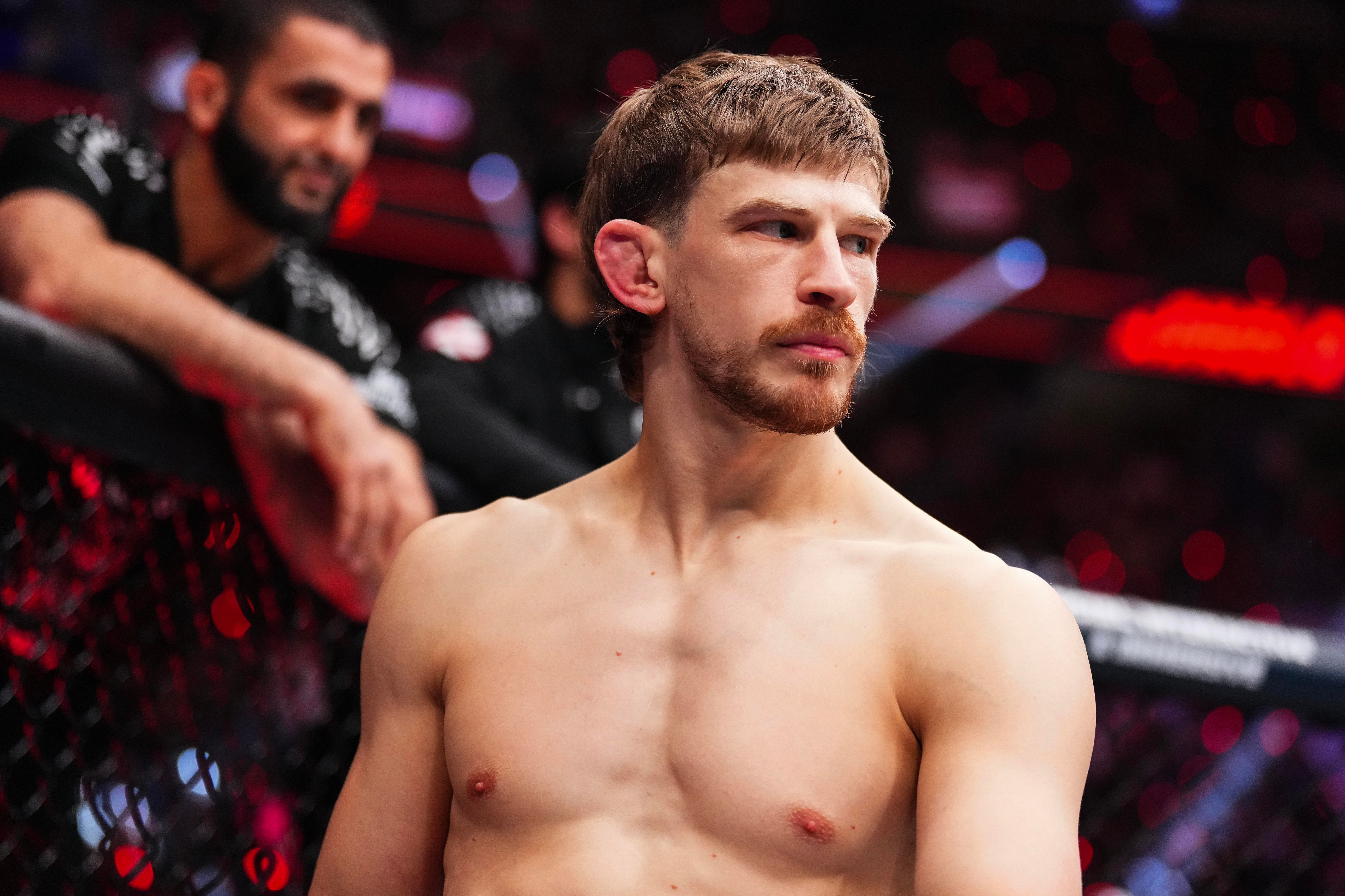 Арнольд Аллен UFC 333 тэмцээний тулаанаас хасагдлаа