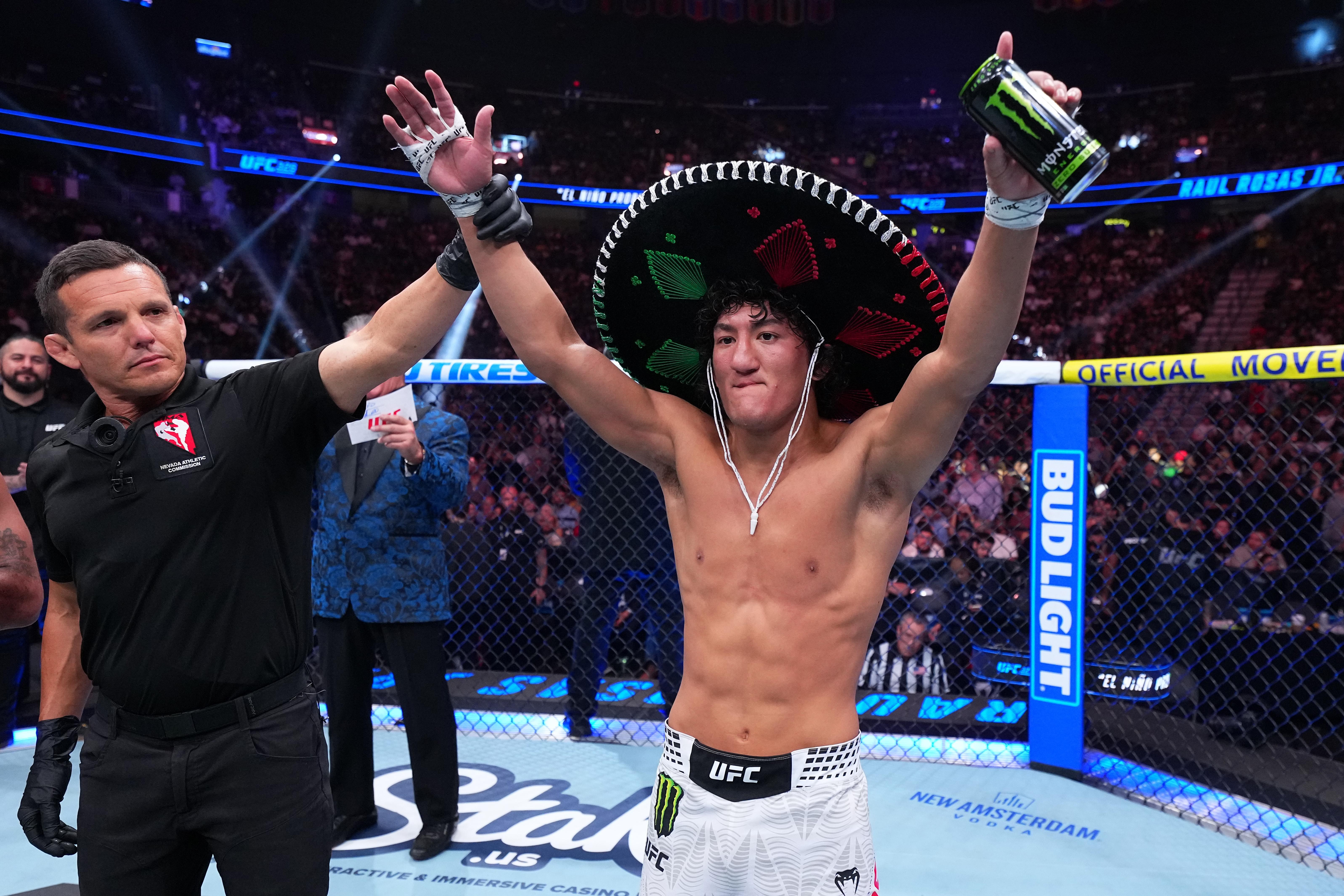 Рауль Росас Жр. UFC-ийн түүхэн дэх хамгийн залуу аварга болох зорилгоо үргэлжлүүлж байна