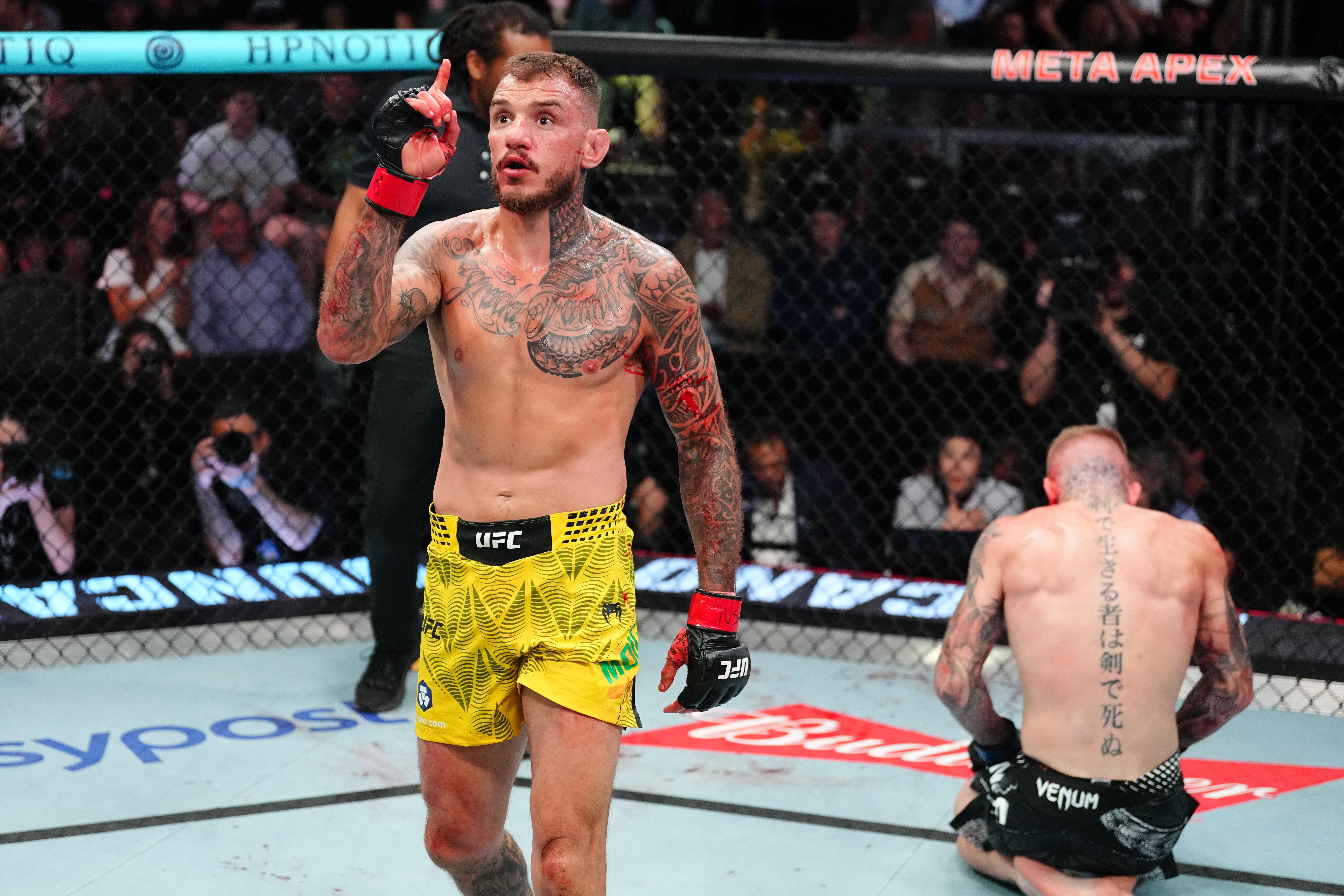 Ренато Мойканогийн тулаан цуцлагдаж, UFC-ийн ирэх сарын арга хэмжээний гол тулаанд хуваарилагдлаа