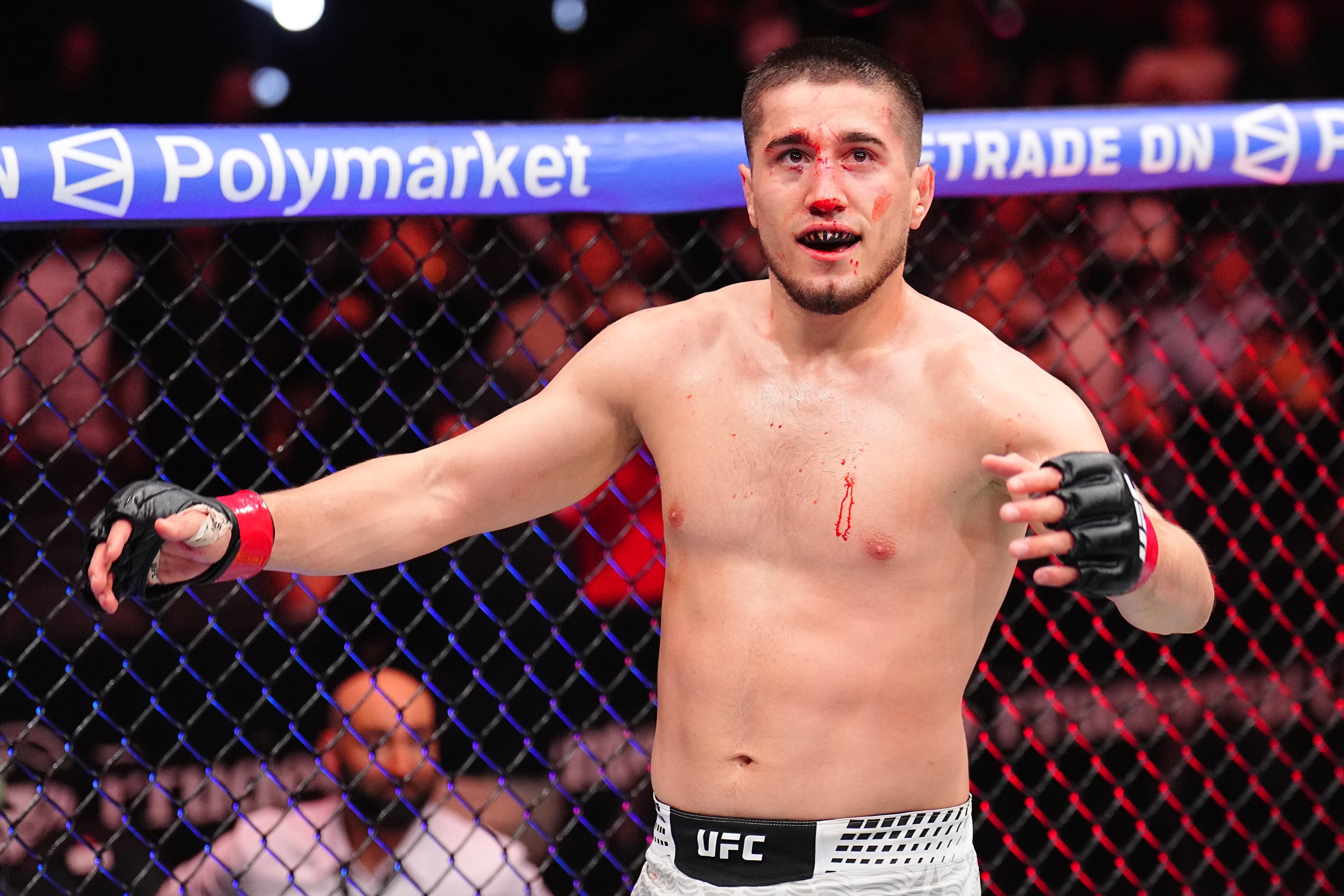 UFC 334 тэмцээний дунд жингийн тулаанд өөрчлөлт орж, Цезар Алмейда нөхөн тоглохоор боллоо