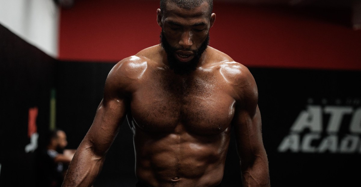 Салахдин Парнасс UFC-д анхны тулаанаа хийхийн өмнө Усман Нурмагомедовтой тулалдах боломжтойг үгүйсгэсэнгүй