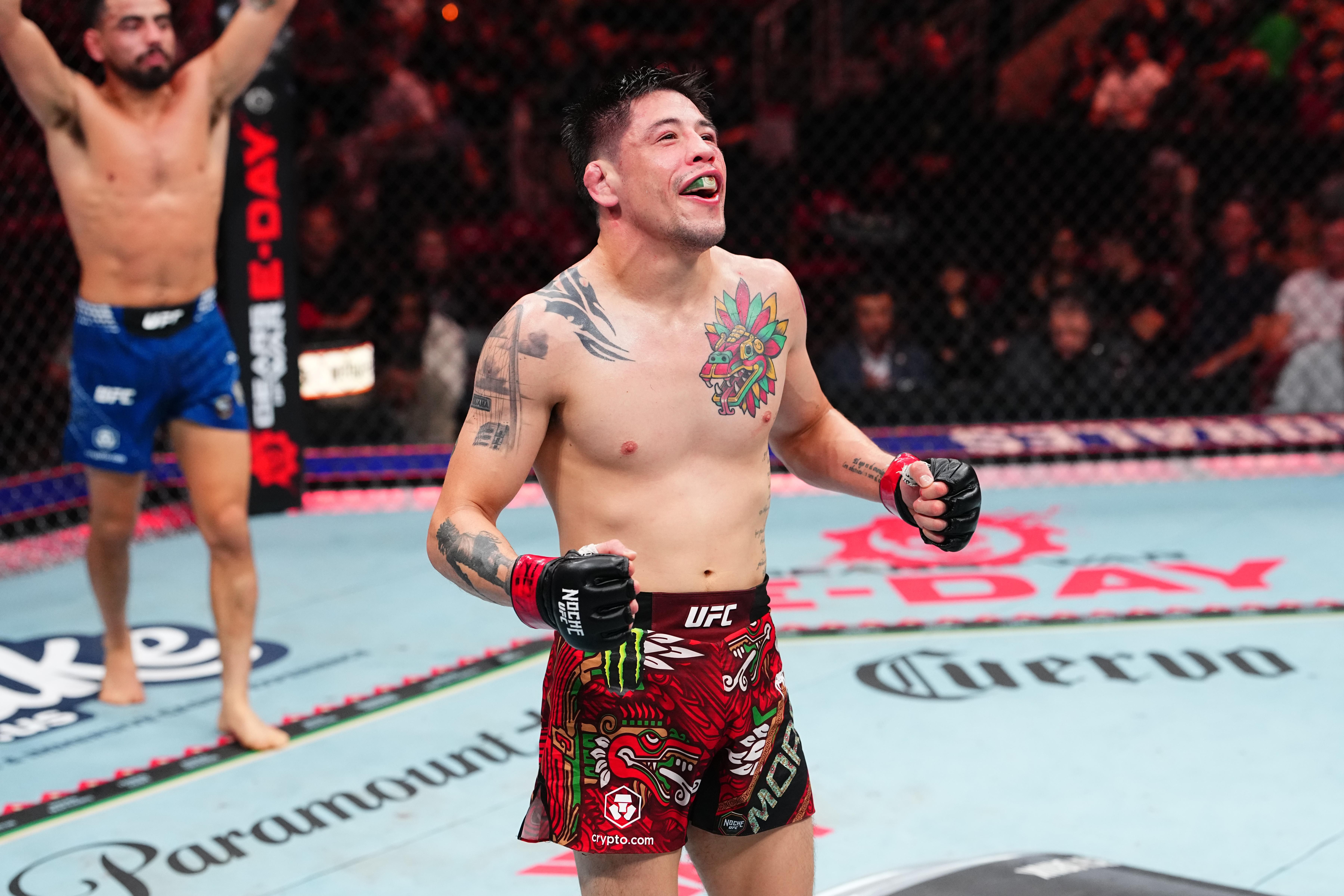 Брэндон Морено болон Чарльз Жонсон нар UFC 335 тэмцээний хүрээнд тулалдахаар боллоо