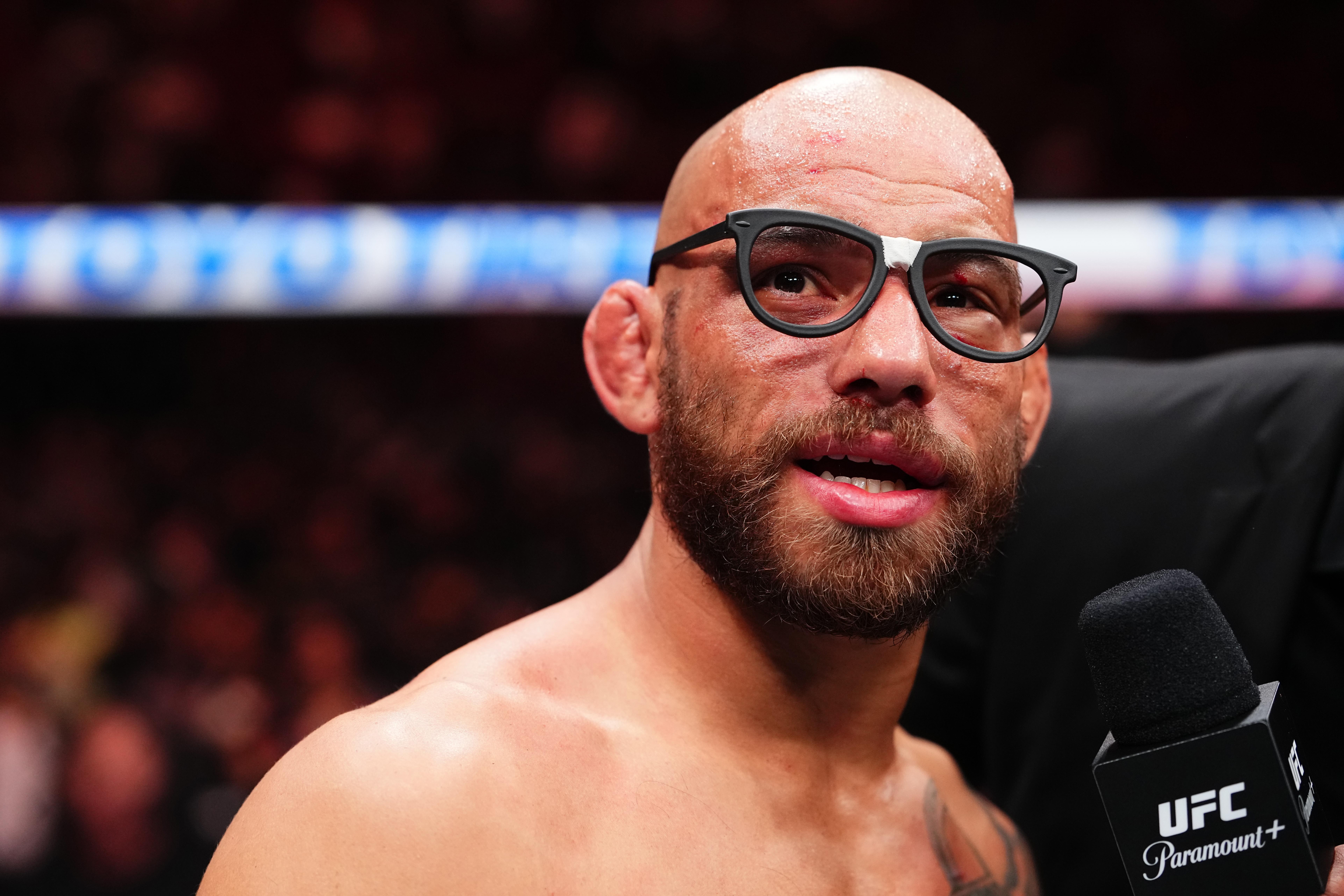 Жан Силва өнгөрсөн жилийн Noche UFC тэмцээний дурсамжаа алджээ