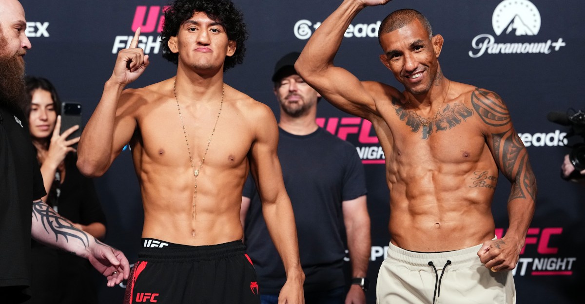 Рауль Росас Жуниор UFC Vegas 121 тэмцээний үндсэн тулаанд Раони Барселосыг буулган авлаа