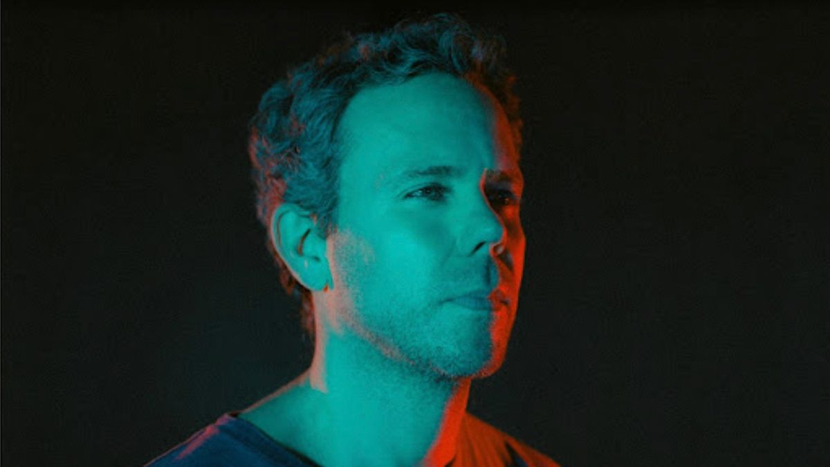 M83 хамтлаг “I Wrote You a Letter” шинэ цомгийнхоо анхны синглийг танилцууллаа
