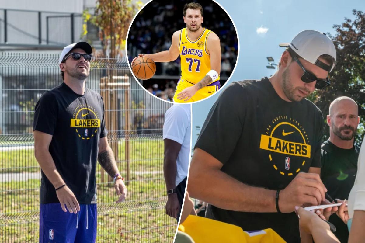 Лука Дончич гэр бүлээ орхин NBA-ийн шинэ улирлын бэлтгэлдээ эргэн ирлээ