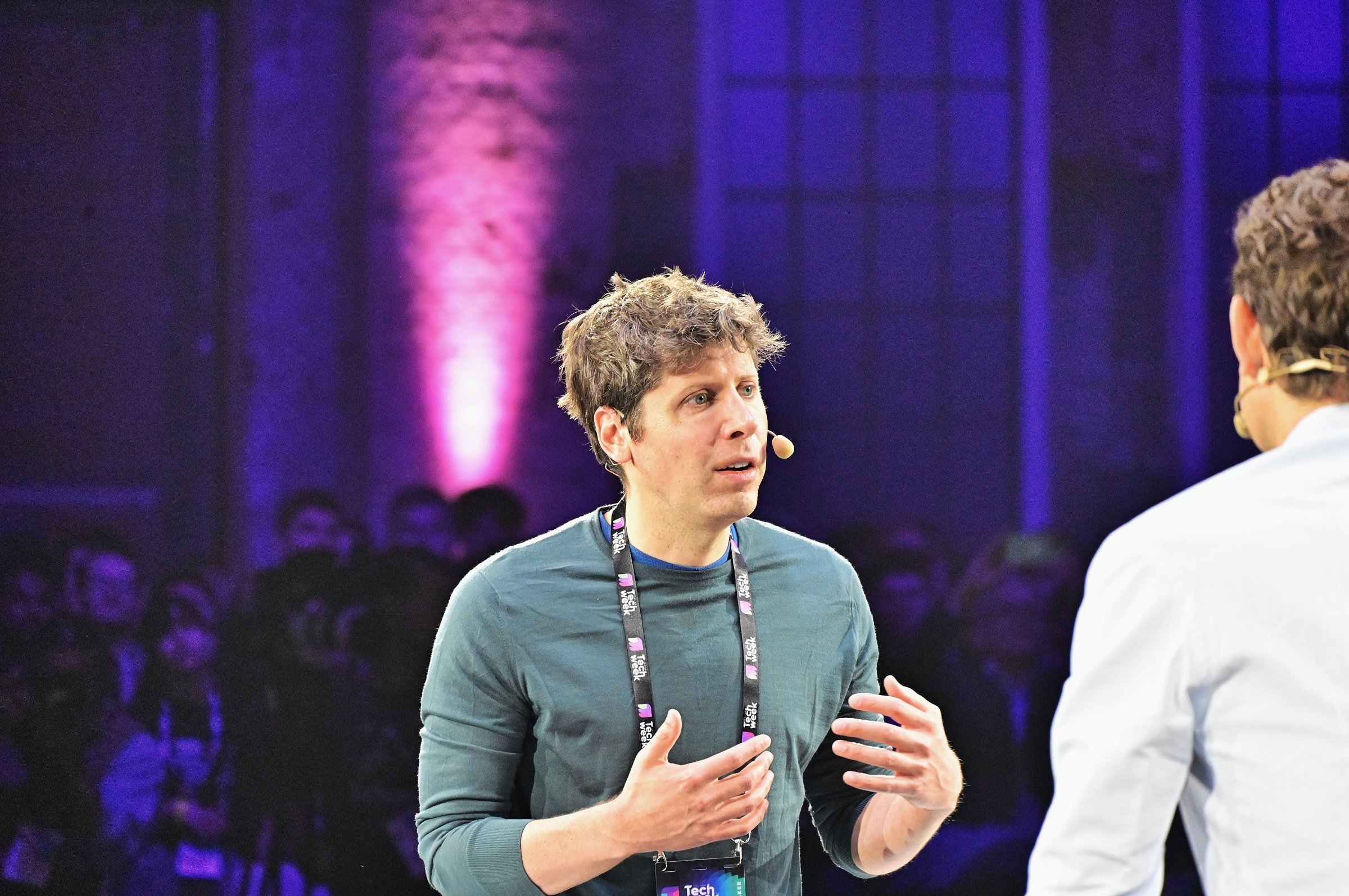 OpenAI компани хэрэглэгчийн хохирол болон хүний амь нас хохирсонтой холбоотой 50 гаруй шүүх нэхэмжлэлтэй тулгарлаа