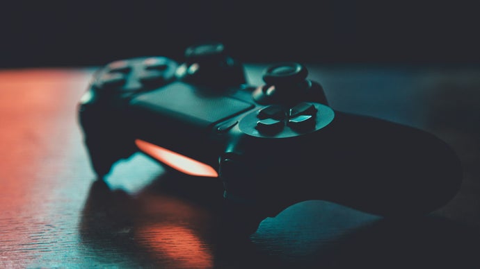 Sony компани PlayStation консолын физик дискний хэрэглээг зогсоох асуудлаар хөгжүүлэгчдээс санал асуулга авч байна