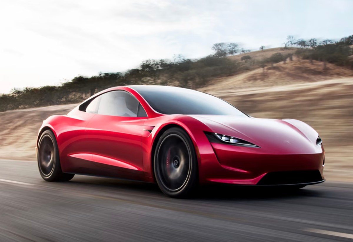 Tesla хоёр дахь үеийн Roadster загвараа аравдугаар сарын 1-нд танилцуулахаар төлөвлөж байна