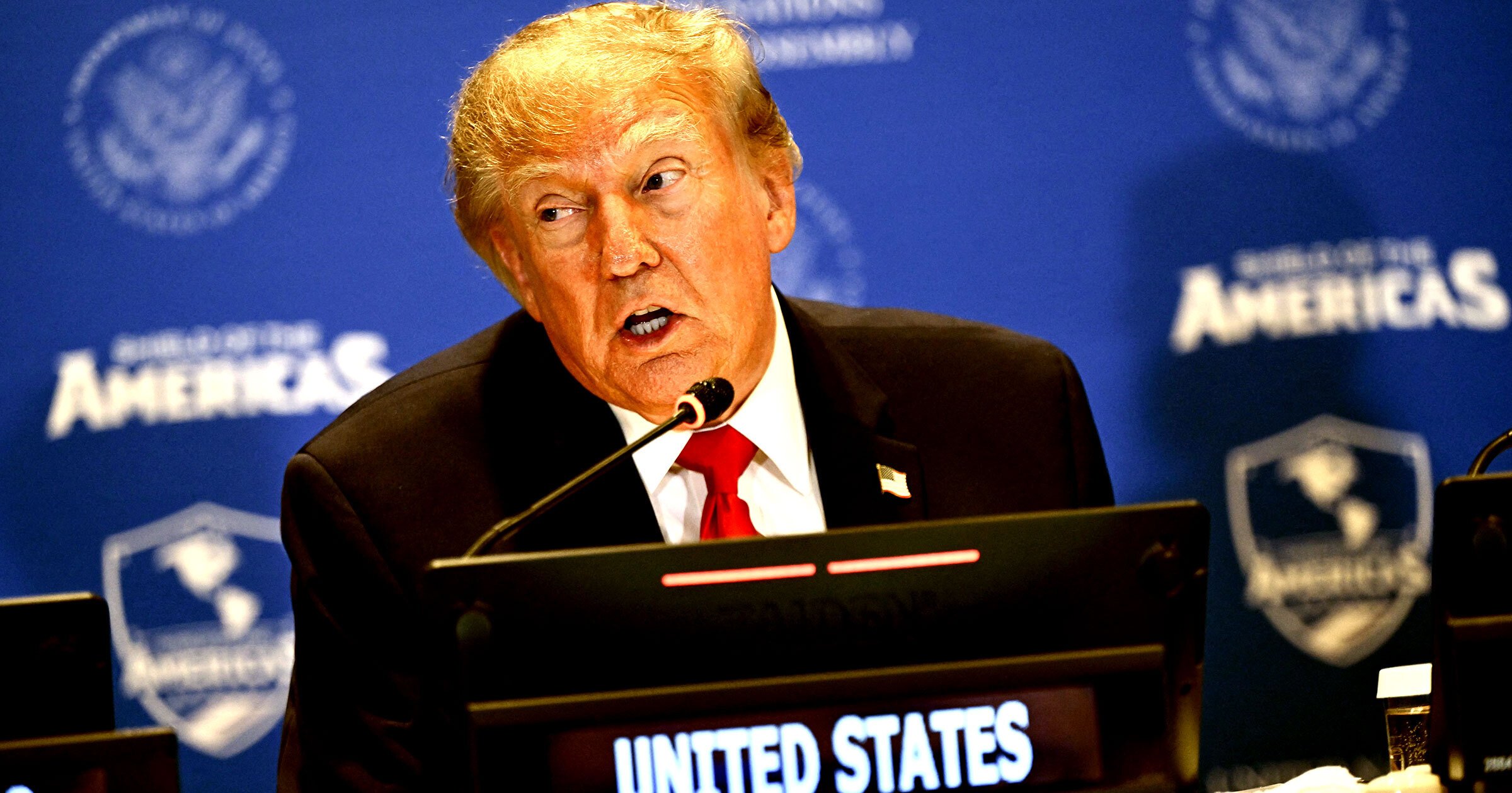 Дональд Трамп хиймэл оюун ухааныг зохицуулах шаардлагагүй гэж мэдэгдлээ